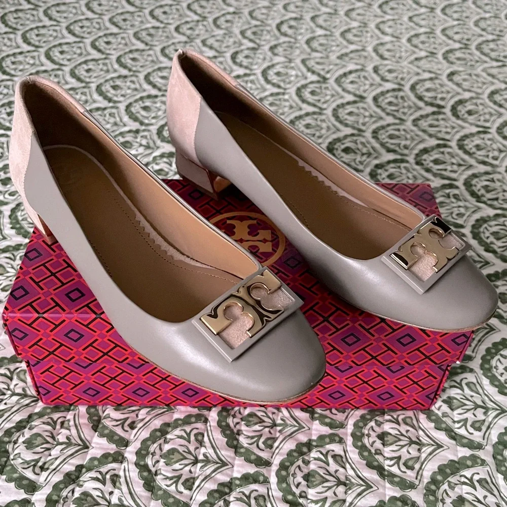 Tory Burch NWOT Gigi Gray and Taupe Flats - Picture 1 of 6